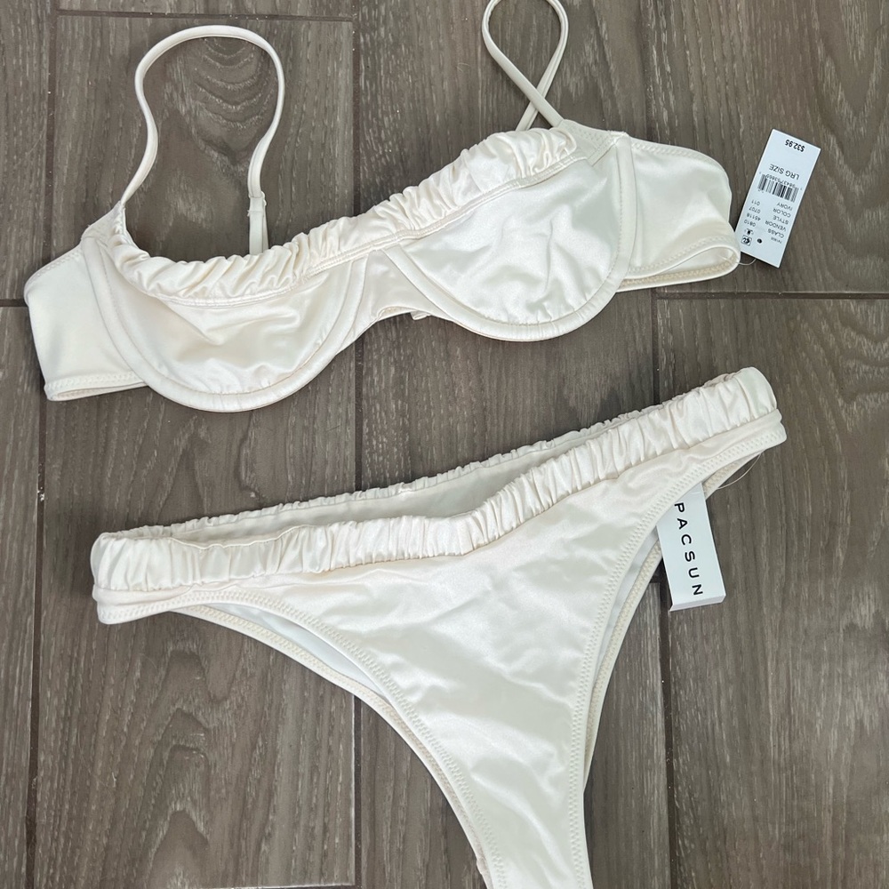 Ivory underwire bikini - Picture 3 of 8